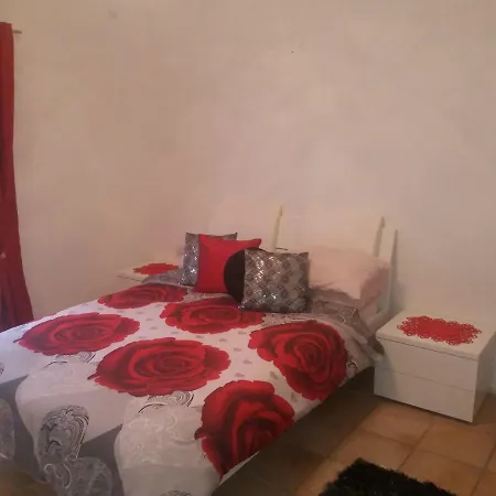 Terraced House سليمة