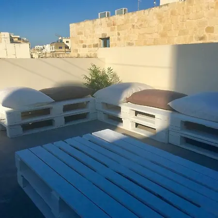 Terraced House سليمة